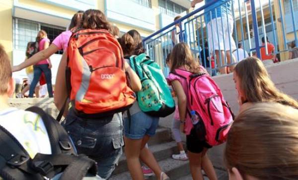 Το Εργατικό Κέντρο Καλαμάτας για τις ελλείψεις στα σχολεία