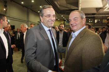 Ολοκληρώθηκε η συνάντηση Σαμαρά - Καραμανλή