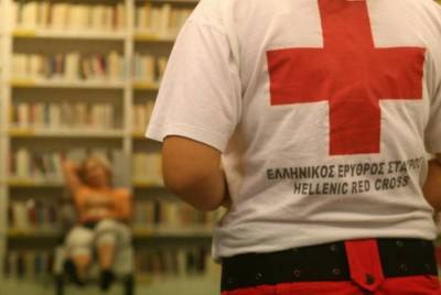 Βοήθεια κατ&#039;οίκον σε ηλικιωμένους από τον  Ερυθρό Σταυρό Καλαμάτας