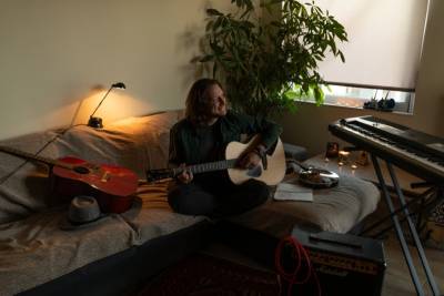 &quot;Χάρης, χάρηκα&quot; - Nέο άλμπουμ από τον Χάρη Νικολαΐδη