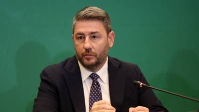 Ανδρουλάκης: Αυτό δεν είναι κοινοβουλευτική πλειοψηφία, είναι αίθουσα αναμονής δικαστηρίου