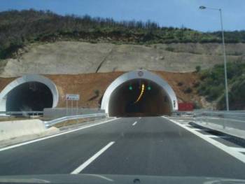 Νέες κυκλοφοριακές ρυθμίσεις στη σήραγγα Ραψομάτη