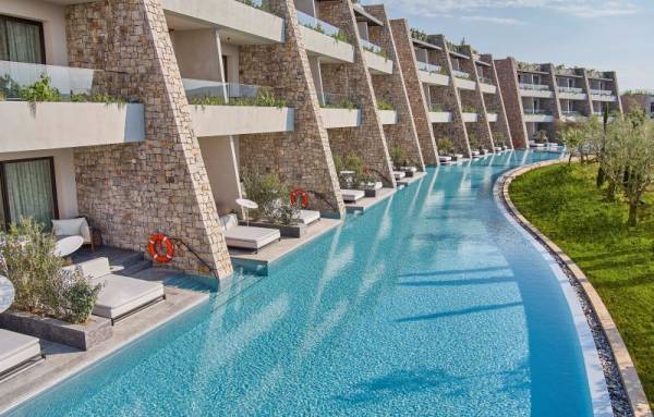 Χαϊδεύουν αυτιά για να κλείσουν… μάτια