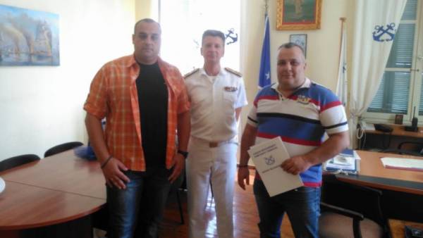 Ο υπαρχηγός του Λιμενικού Σώματος σε Καλαμάτα και Κορώνη