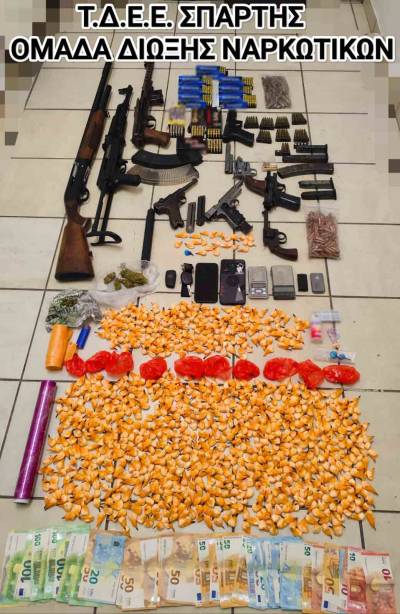 Κοκαΐνη και χασίς διακινούσαν δύο νεαροί στην Ανατολική Μάνη – Μικρό... οπλοστάσιο τα σπίτια τους