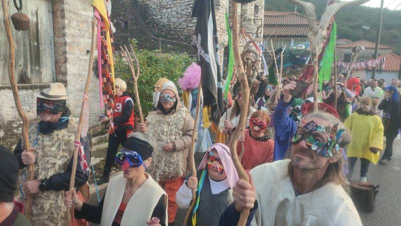 Διήμερο αποκριάς στο Ρίπεσι με Αντι-Παρέλαση και κάψιμο Καρνάβαλου (βίντεο+φωτο)