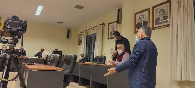 Δημοτικό Συμβούλιο Τριφυλίας: Μετά από 4 αναβολές συνεδρίαση με εντάσεις