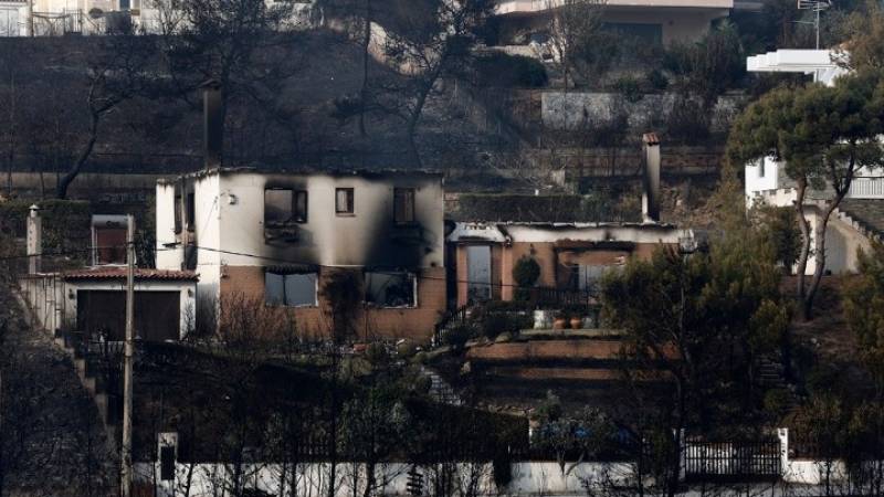 Μαρτυρίες κατοίκων Νέου Βουτζά: «Μέσα σε μισή ώρα η φωτιά σάρωσε τα πάντα» (Βίντεο)