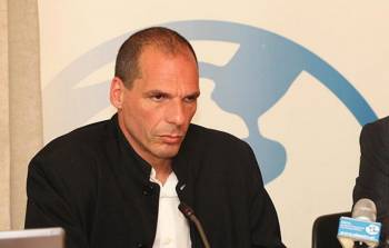 Βαρουφάκης: Κάποιες δυνάμεις στο Eurogroup ήθελαν να μας κάνουν Κόσοβο