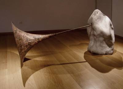 Εγκαινιάζεται η έκθεση σύγχρονης τέχνης “Avarna Fluida”