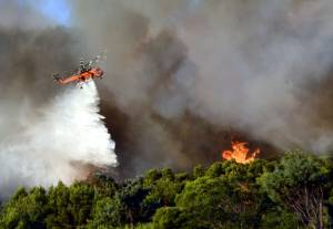 Σε ύφεση τα πύρινα μέτωπα της Πελοποννήσου