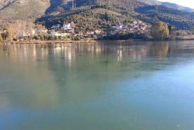 Πάγωσε η επιφάνεια της θάλασσας στη Σαγιάδα Θεσπρωτίας! (βίντεο)