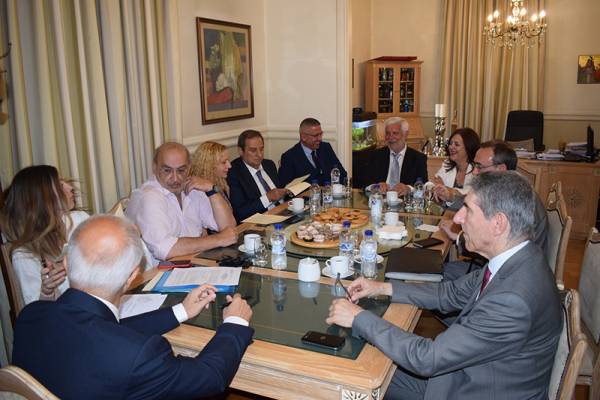 Υπογράφηκε στην Τρίπολη η ΣΔΙΤ για τα σκουπίδια (βίντεο)