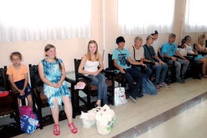 Παιδιά από την Αγ. Πετρούπολη στο μητροπολίτη Μεσσηνίας