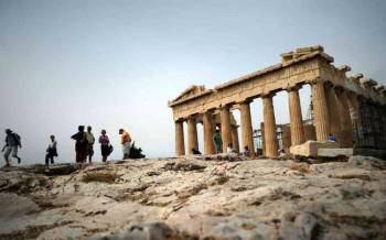 Η οικονομική κρίση απειλή για τα μνημεία