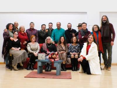 Ρίχνει αυλαία η παράσταση “Δείπνο για οχτώ στις οχτώ”