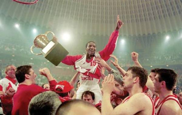 Ο Ντέιβιντ Ρίβερς αποκλειστικά στην &quot;Ε&quot; για το αθλητικό καμπ στην Costa Navarino