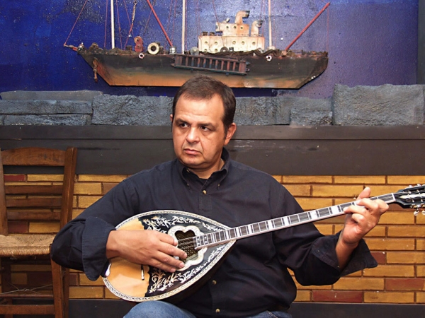 Βαγγ. Κορακάκης: &quot;Οι πολιτικοί φταίνε για ό,τι συμβαίνει&quot;