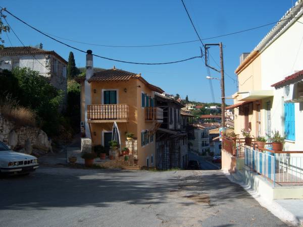 Μπαράζ διαρρήξεων στην Ανω Πόλη Κυπαρισσίας