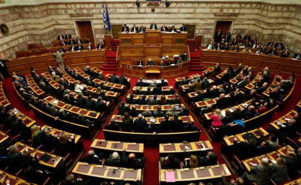 Συντονιστική Επιτροπή Αγροτικών Μπλόκων: Ανεπιθύμητοι οι βουλευτές που ψήφισαν το μνημόνιο