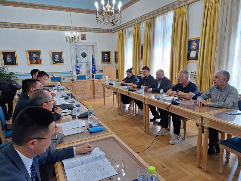 Κινέζοι στην Περιφέρεια για αναπτυξιακή συνεργασία