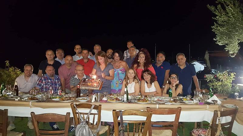 Συνάντηση συμμαθητών 28 χρόνια μετά την αποφοίτηση από το Λύκειο Παραλίας (φωτογραφίες)