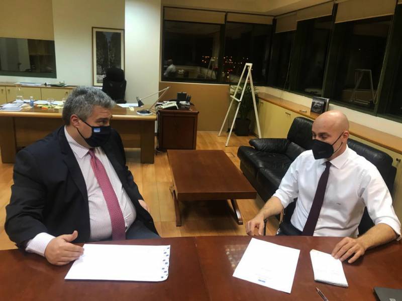 Χρυσομάλλης με Αμυρά για δασικούς χάρτες