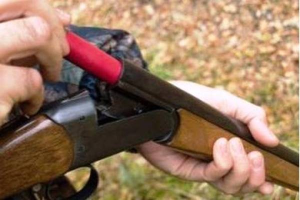 Μεσσηνία: Πυροβόλησε τον πατριό του στο πόδι και εξαφανίστηκε 