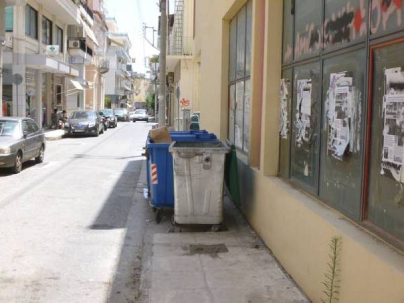 Καλαμάτα: Φεύγουν οι κάδοι από την Αναγνωσταρά