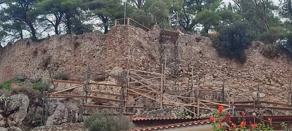 Προχωρούν οι εργασίες στο Κάστρο Κυπαρισσίας