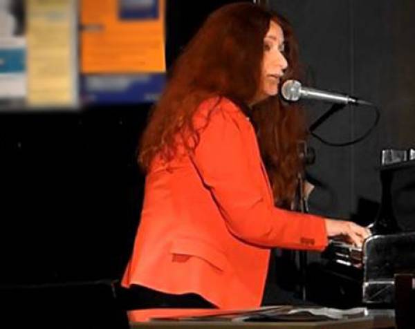 Η μουσική παράσταση «KALT»,σε μια ιδέα της Μαρίκας Κλαμπατσέα