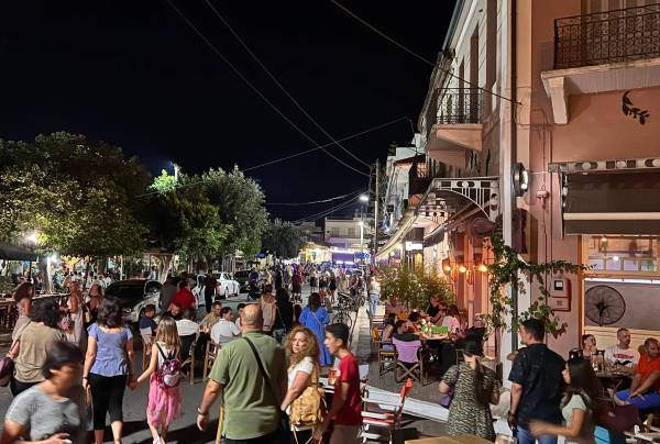 Γιορτινή ατμόσφαιρα στην Λευκή Νύχτα των Γαργαλιάνων (φωτογραφίες)