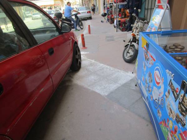 Μπαλώματα στην Αθηνών 