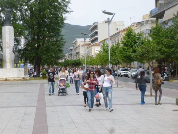 Το εορταστικό ωράριο των εμπορικών της Καλαμάτας