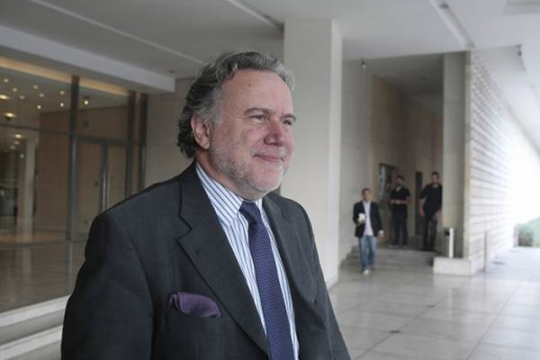 Φόβος για αποδοκιμασία Κατρούγκαλου αν εκπροσωπήσει την κυβέρνηση της Υπαπαντής