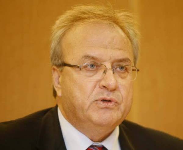 O Γρηγοράκος εγκαινιάζει το Κέντρο Συμβουλευτικής Υποστήριξης Γυναικών