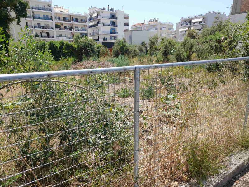 Επικίνδυνα ακαθάριστα οικόπεδα