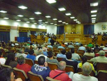 Δημοτικό Συμβούλιο για τσιγγάνους Αγ. Τριάδας: Συμφώνησαν στην κατεδάφιση, διαφώνησαν στη διαδικασία