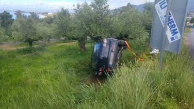 Καλαμάτα: Ανατροπή αυτοκινήτου κοντά στην Αγία Σιών