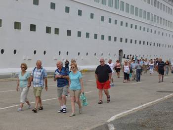 Τα καλά και τα κακά της Καλαμάτας όπως τα βλέπουν οι τουρίστες των κρουαζιερόπλοιων