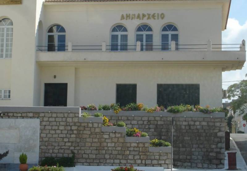 Κανάκης κατά Καφαντάρη για διαχείριση απορριμμάτων