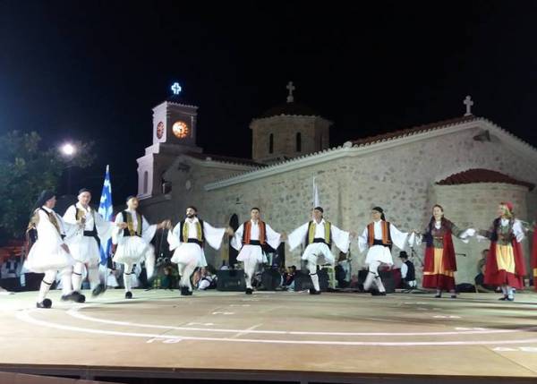 Με… παρατράγουδα έκλεισαν οι «Κυπαρισσιακές Ηλιαχτίδες»