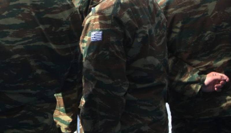 Σύλληψη Eλληνα στρατιωτικού για «περίεργες» φωτογραφίες στον Εβρο