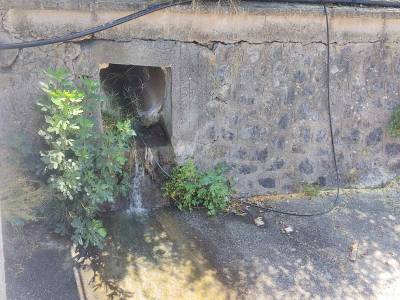 Τρέχει άσκοπα νερό στον Νέδοντα (βίντεο)