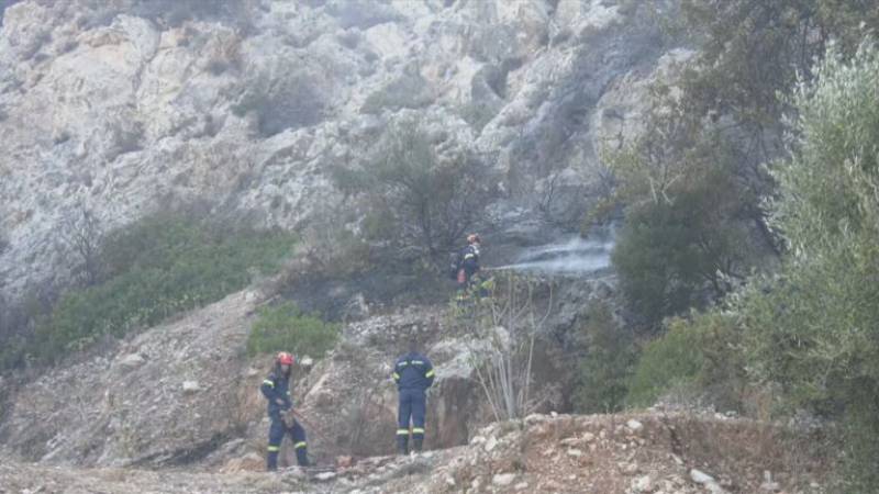 Μεγάλη πυρκαγιά στο Kαραβοστάσι Μονεμβασιάς, μήνυμα από το 112 για εκκένωση (βίντεο)