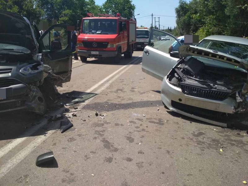 Μεσσηνία: Τροχαίο με εγκλωβισμό στην διασταύρωση του Βουρναζίου