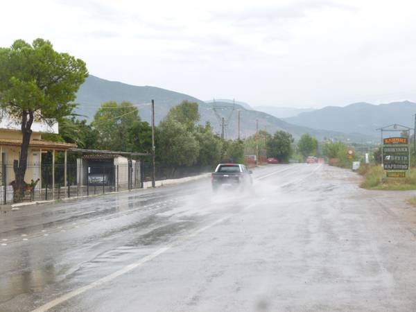 Λίμνη στο Ασπρόχωμα