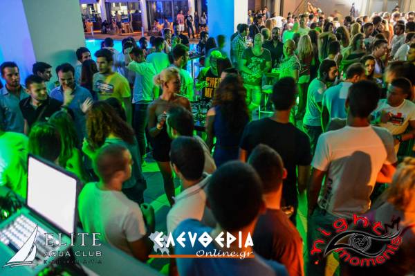Το αδιαχώρητο το Δεκαπενταύγουστο στο &quot;Aqua Club&quot; (φωτογραφίες)