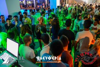 Το αδιαχώρητο το Δεκαπενταύγουστο στο &quot;Aqua Club&quot; (φωτογραφίες)