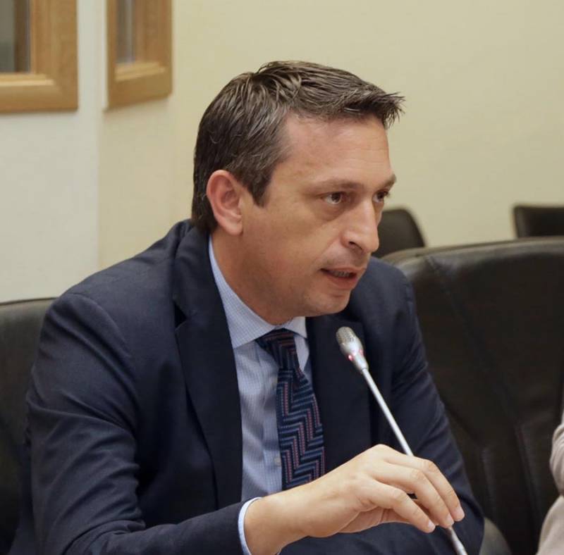 Μαντάς: “Μονόδρομος η κατάργηση της απόφασης Αποστόλου”